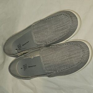 Time and Tru Women's Size 8 Gray Slip On Shoes NWOT